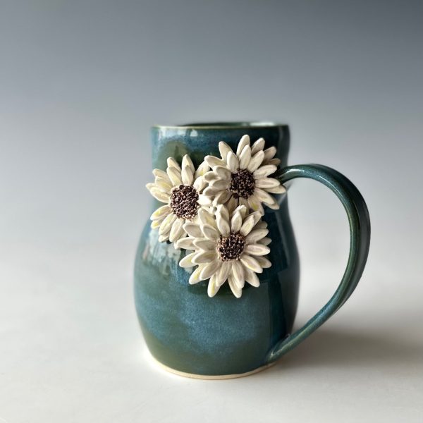 Pitcher of Daisy s Online Hot Sale